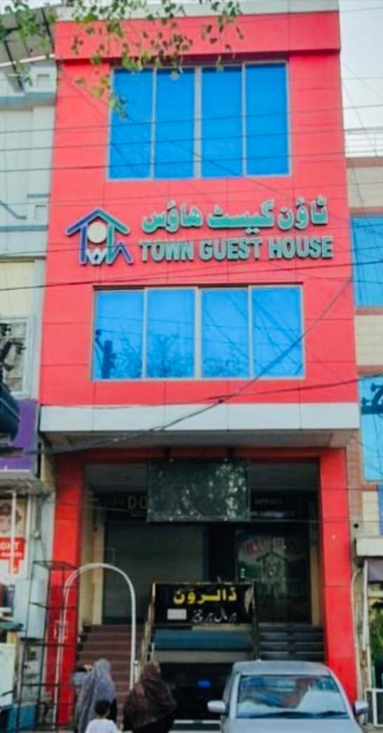 Town Guest House Toba Tek Singh Ngoại thất bức ảnh